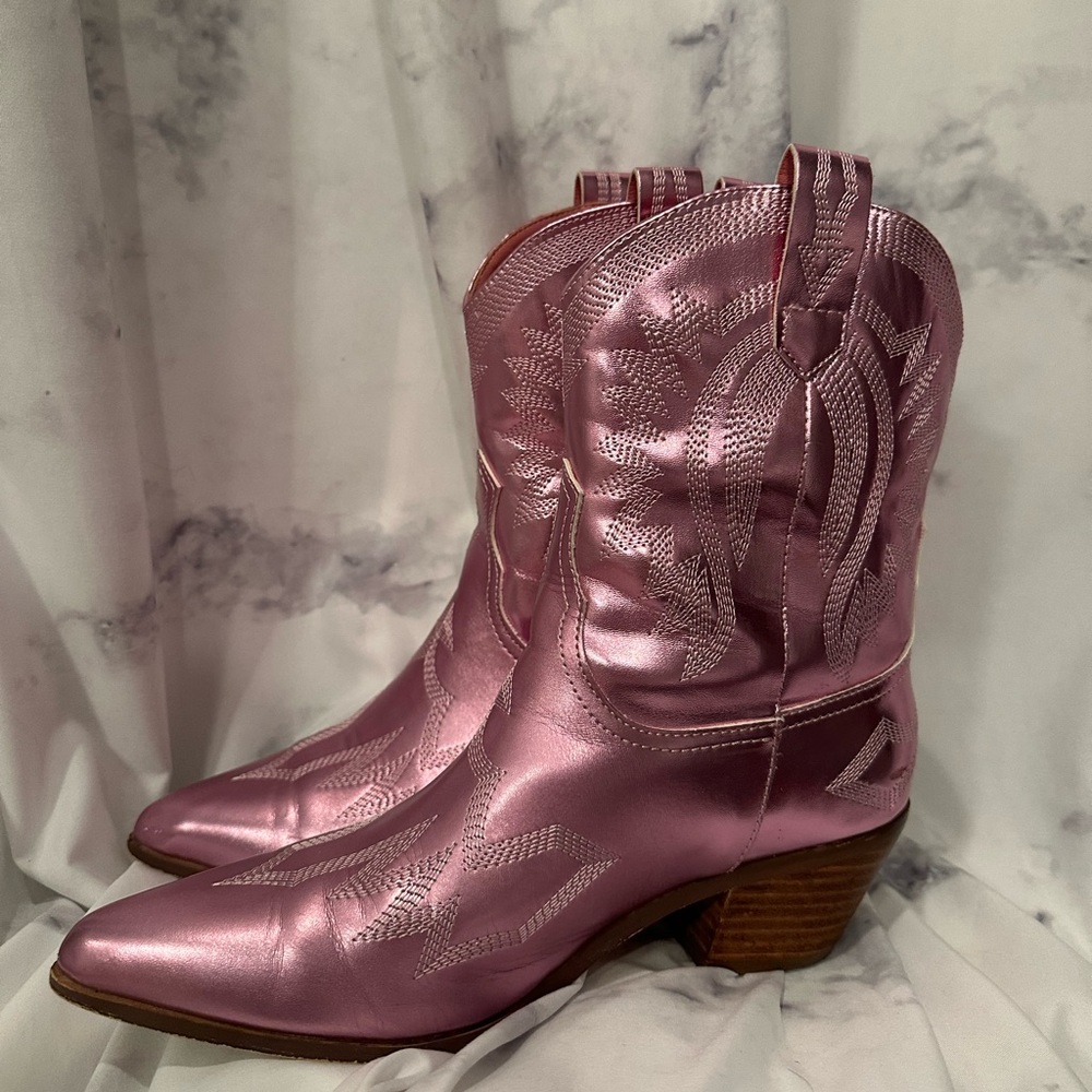 Stunning pink metallic cowboy boots🩷